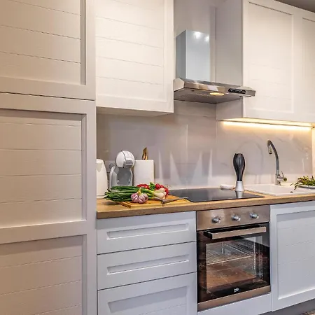 Beautiful In Madulin With Kitchen *