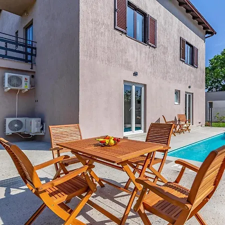 Apartamento In Madulin *